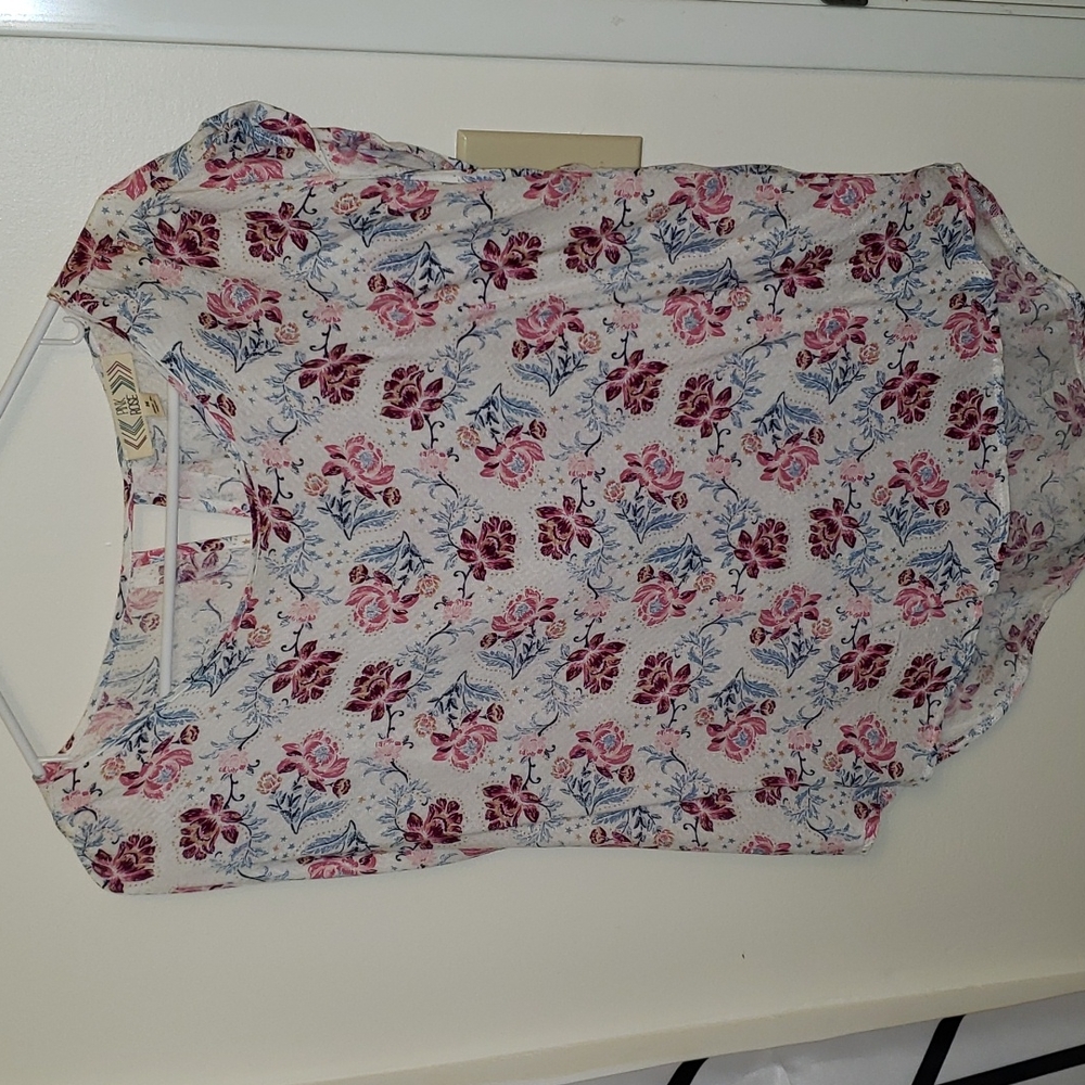 Womens cute top!